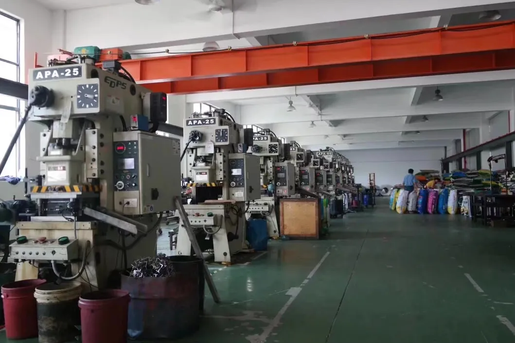 Taller de producción de terminales de batería