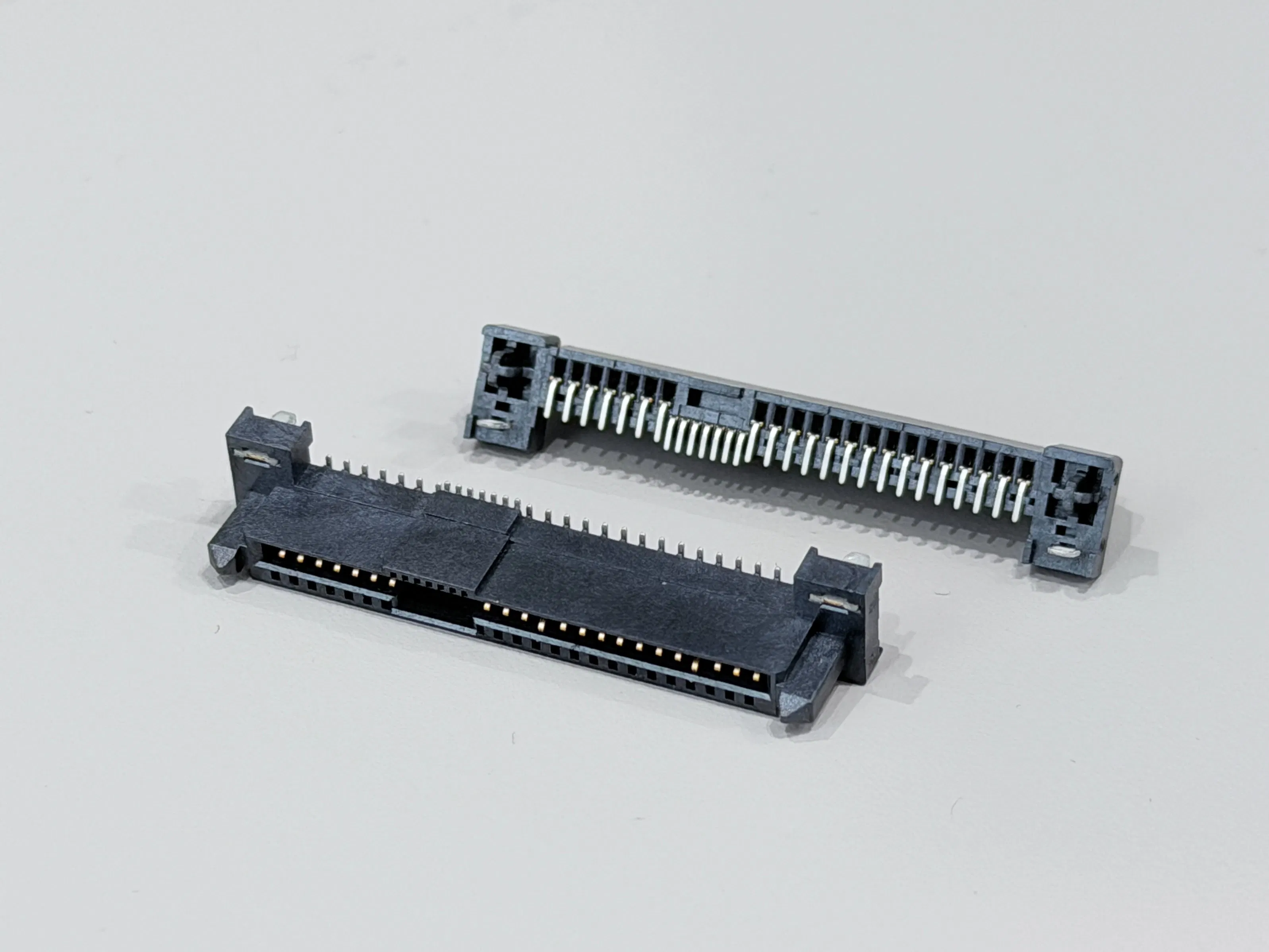 Sas 29p Conector de Terminales Femenino de Placa de Circuito Impreso con Columna de Posicionamiento y Gancho de Pescado Baño de Oro para Sistemas de Datos, Automotriz y Almacenamiento