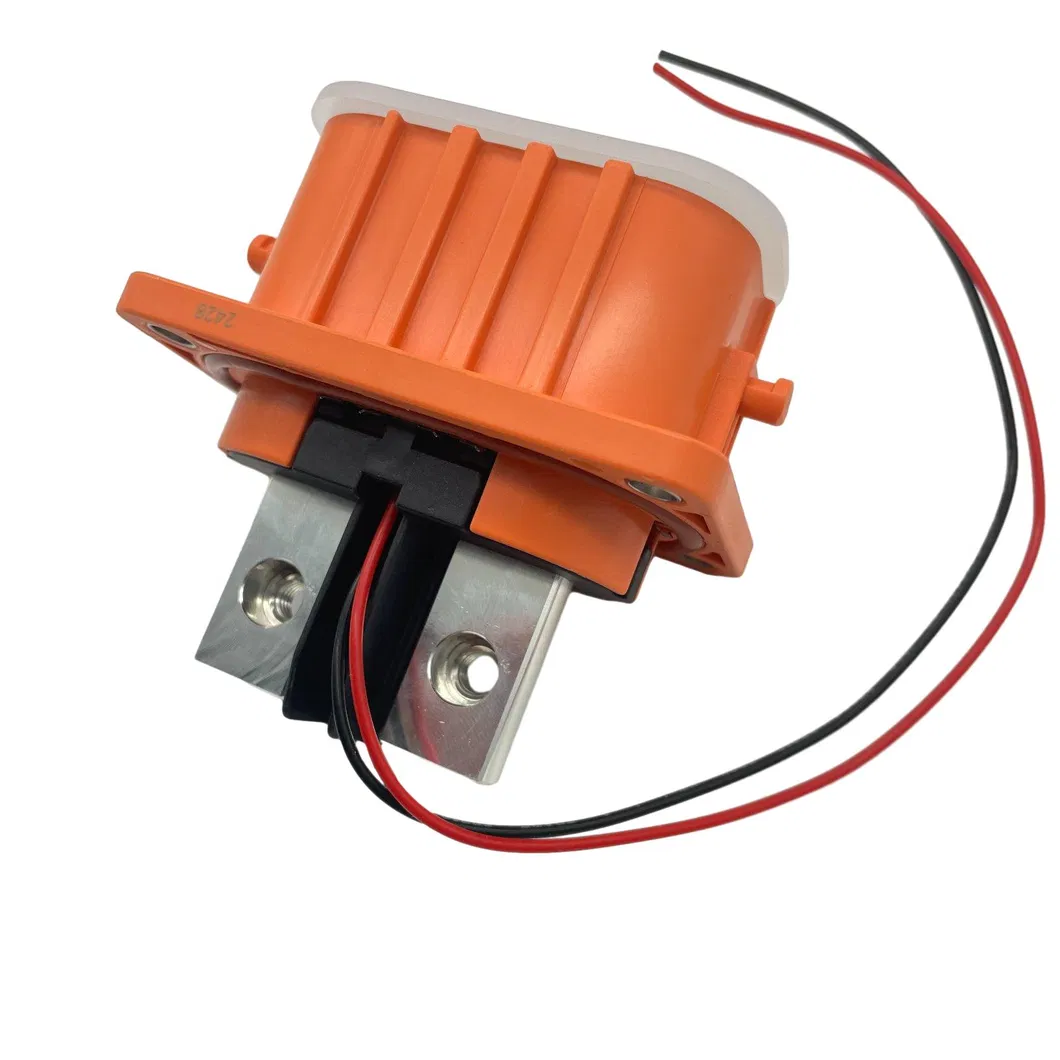 Conector de almacenamiento de energía de alta corriente, poroso y de alta tensión para baterías de litio en automóviles