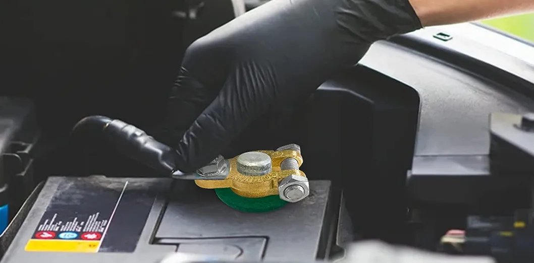 Instalación del terminal de la batería en coche