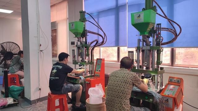 Instalación de producción de conectores automotrices Carsdian Auto Shenzhen