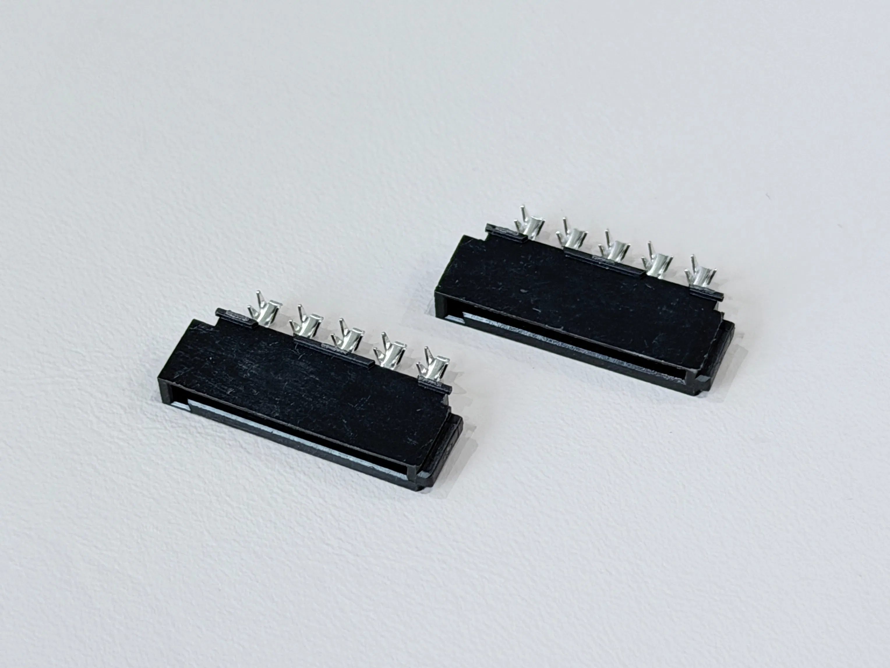 Conector hembra de engarce de alambre SATA de alta fiabilidad 15pin 180° Paso de conector de terminal eléctrico de señal y potencia 1.27mm para servidor, almacenamiento, cable automotriz