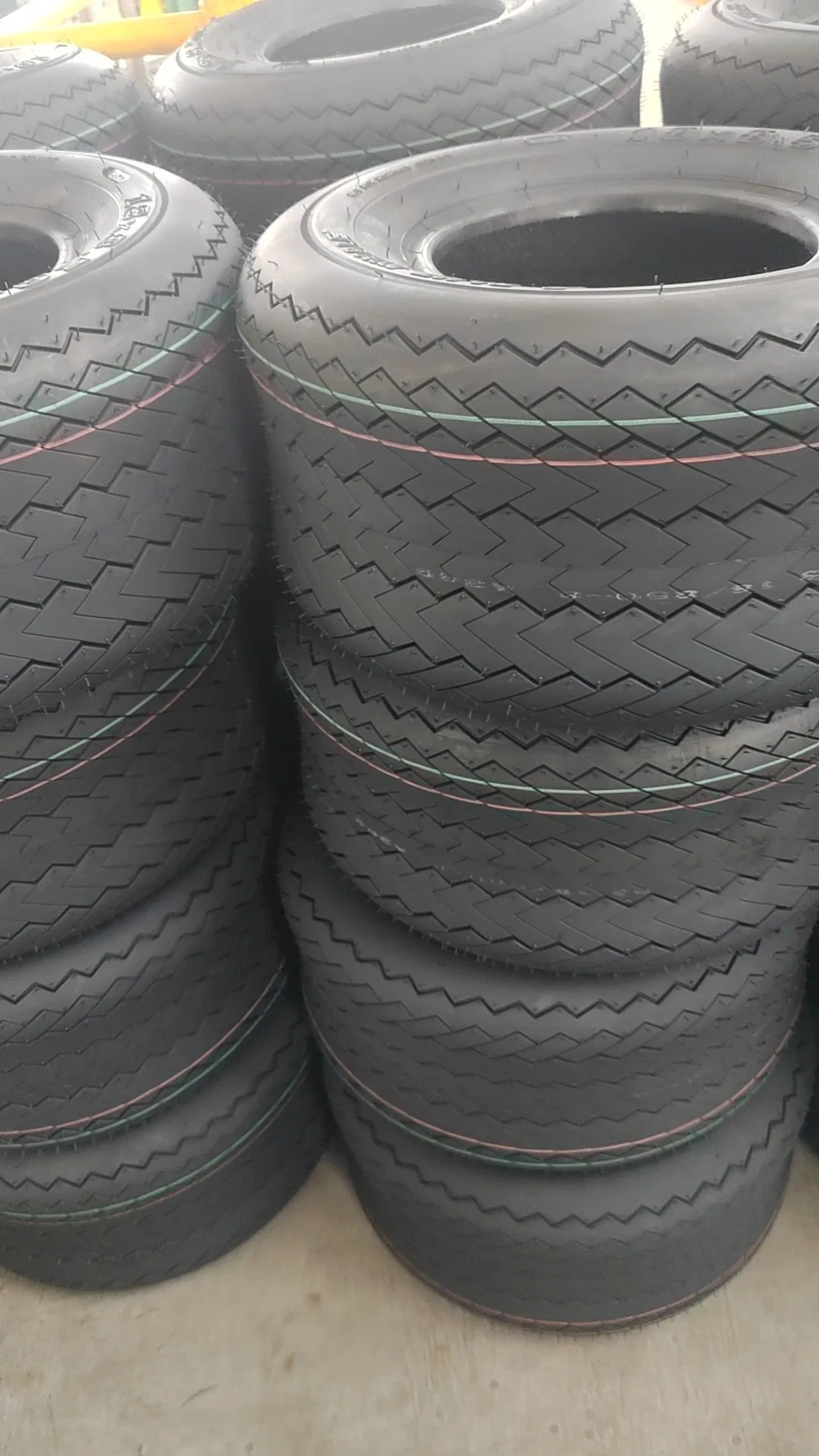 18X850-8 Pneus de Utilidade Profunda para Carrinho de Golfe com DOT/E4/ISO9001/RoHS/Reach para Carrinho de Golfe