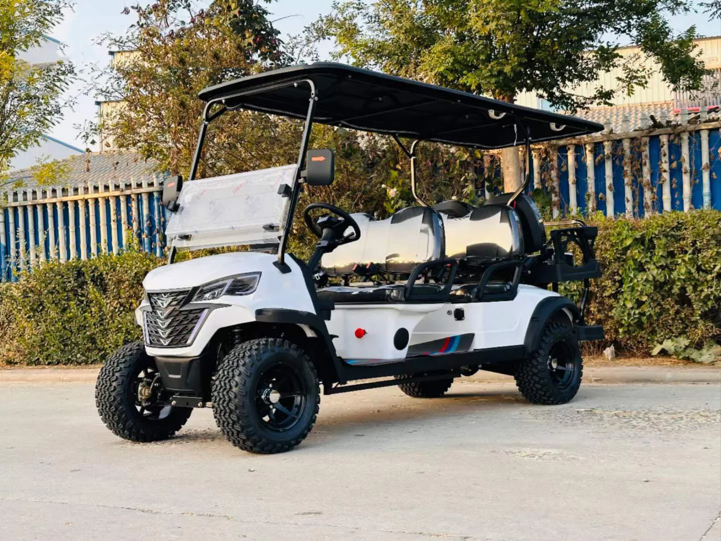 Bumper traseiro movido a gasolina para off-road 4X4 com bateria de lítio usado 2 carrinho de golfe elétrico para quatro pessoas