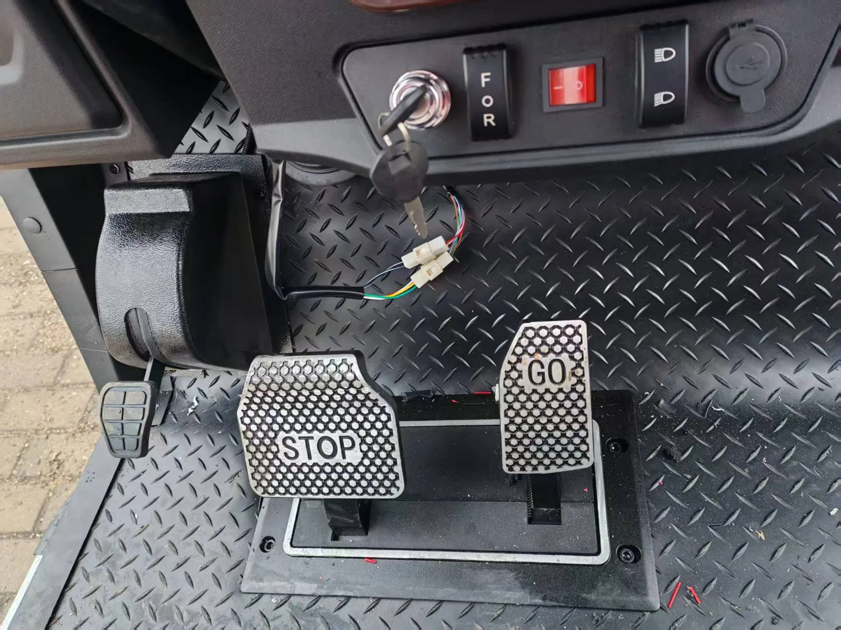 Certificado CE 4 Assento 4 Curso 300cc Motor a Gasolina Alimentado por Cart de Golfe