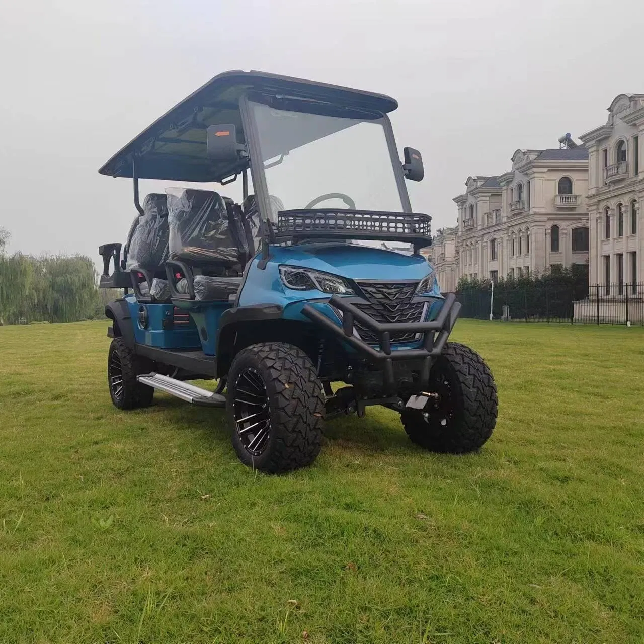 Carrinho de Golfe Elétrico de Luxo com Camuflagem Legal para Rua 4 Lugares Carrinho de Golfe Elétrico Elevado para Passeios e Caça