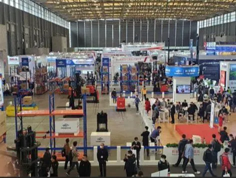 Encontro de negócios na exposição