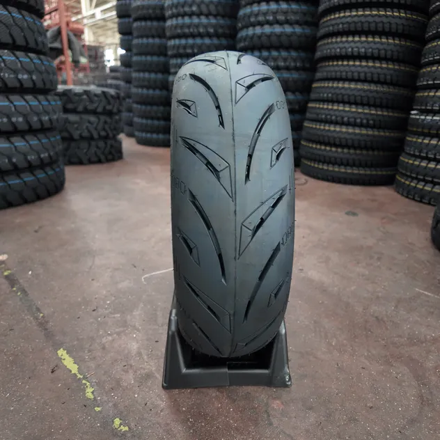 Pneu de motocicleta para carrinho de golfe liso para gramado
