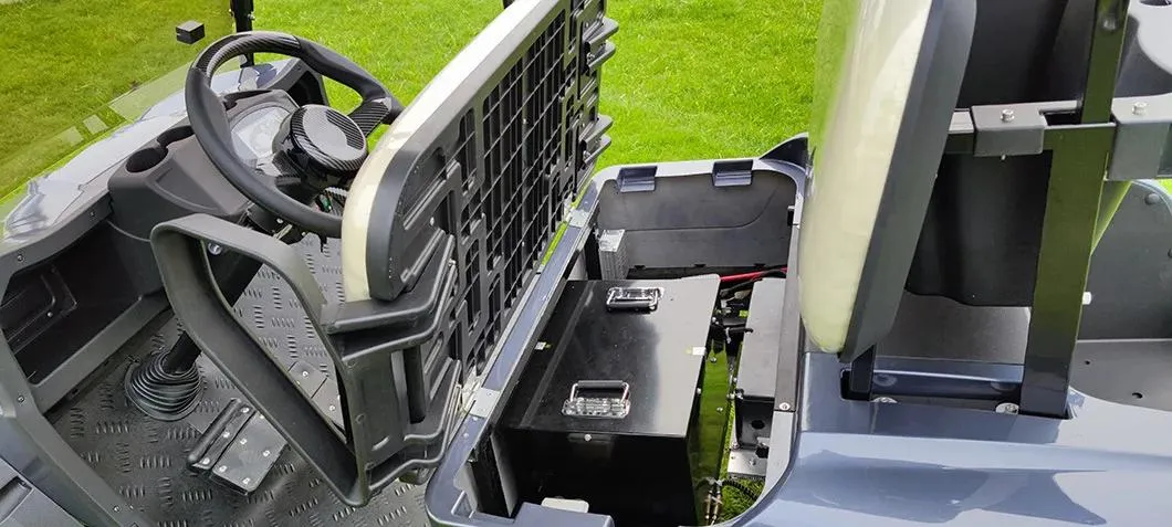 Carrinho de Golfe Elétrico Club Car com Quatro Rodas Levantadas para Caça Off Road com Bateria de Lítio 4 Lugares