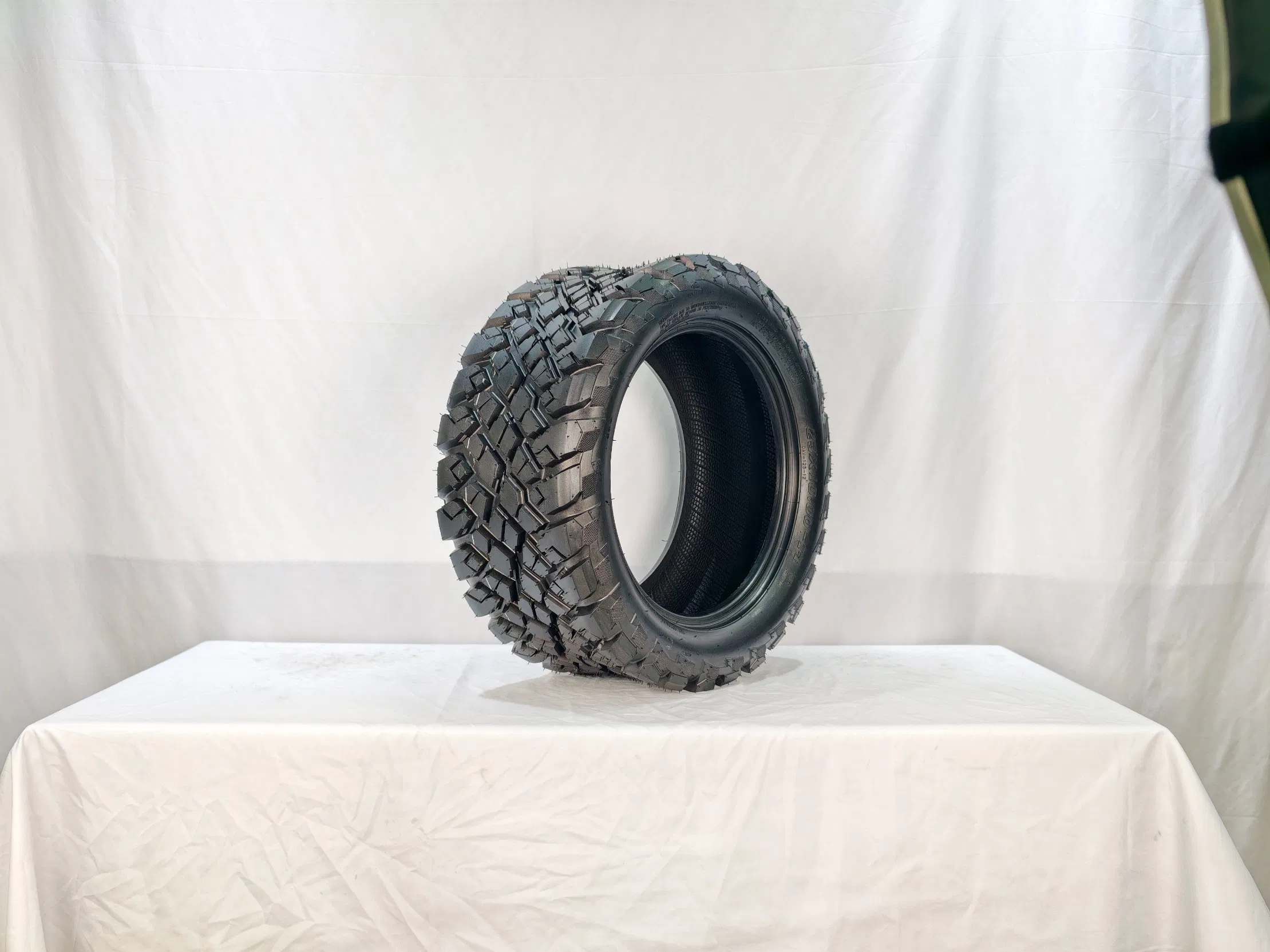 Pneu de Golfe Tubeless Versátil 23×10.00-14 4pr para Campo e Rua