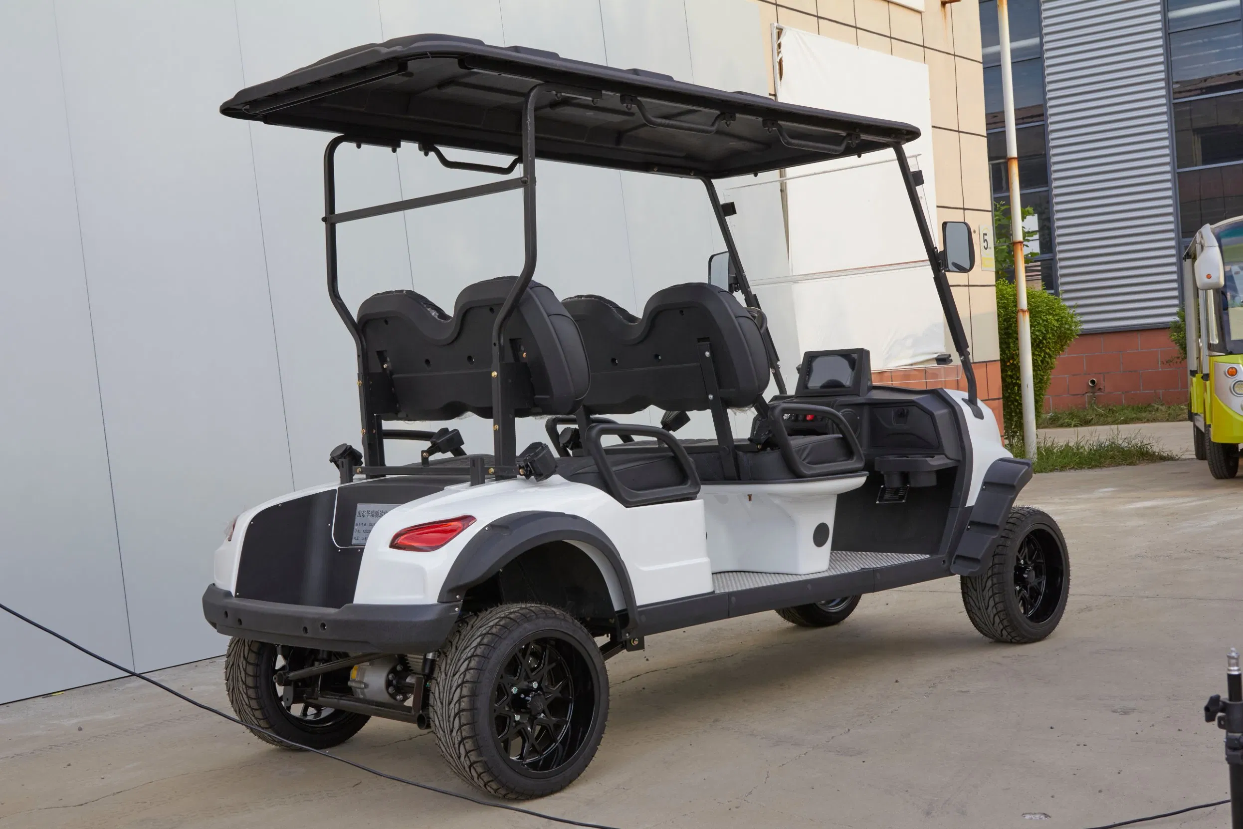 Carrinho de Golfe Elétrico de Lítio de Longo Alcance 4-Seat para Uso Durante Todo o Dia Sem Carregamento com Grande Pacote de Bateria de Íon de Lítio