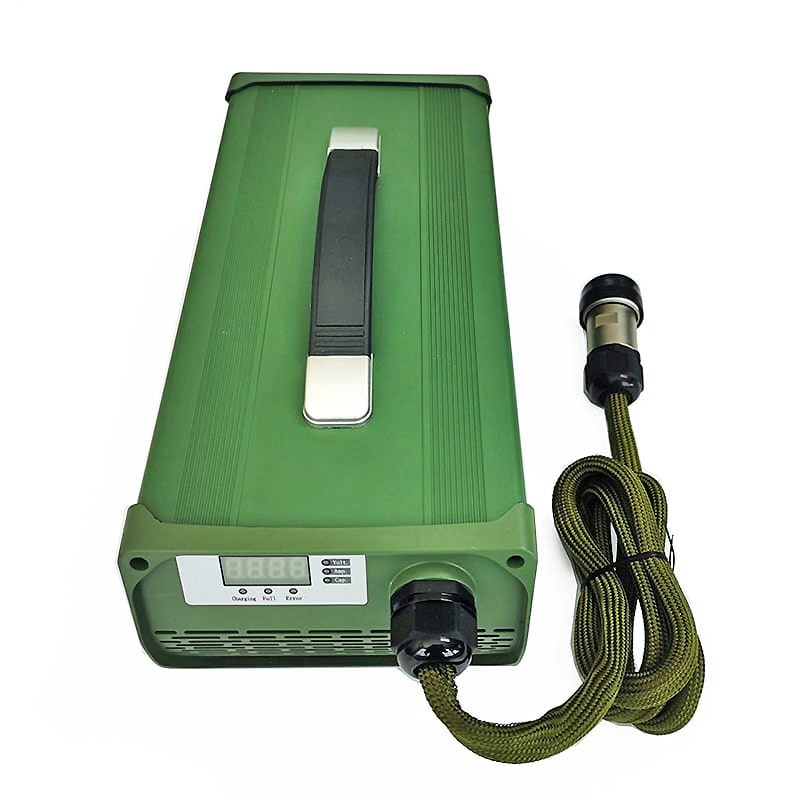 Venda Direta de Fábrica DC 71.4V 15A 1200W Carregador Rápido de Baixa Temperatura com Pfc e CE para 17s 60V Bateria de Li-ion/Polímero de Lítio para Ferramentas de Carrinho de Golfe Elétrico