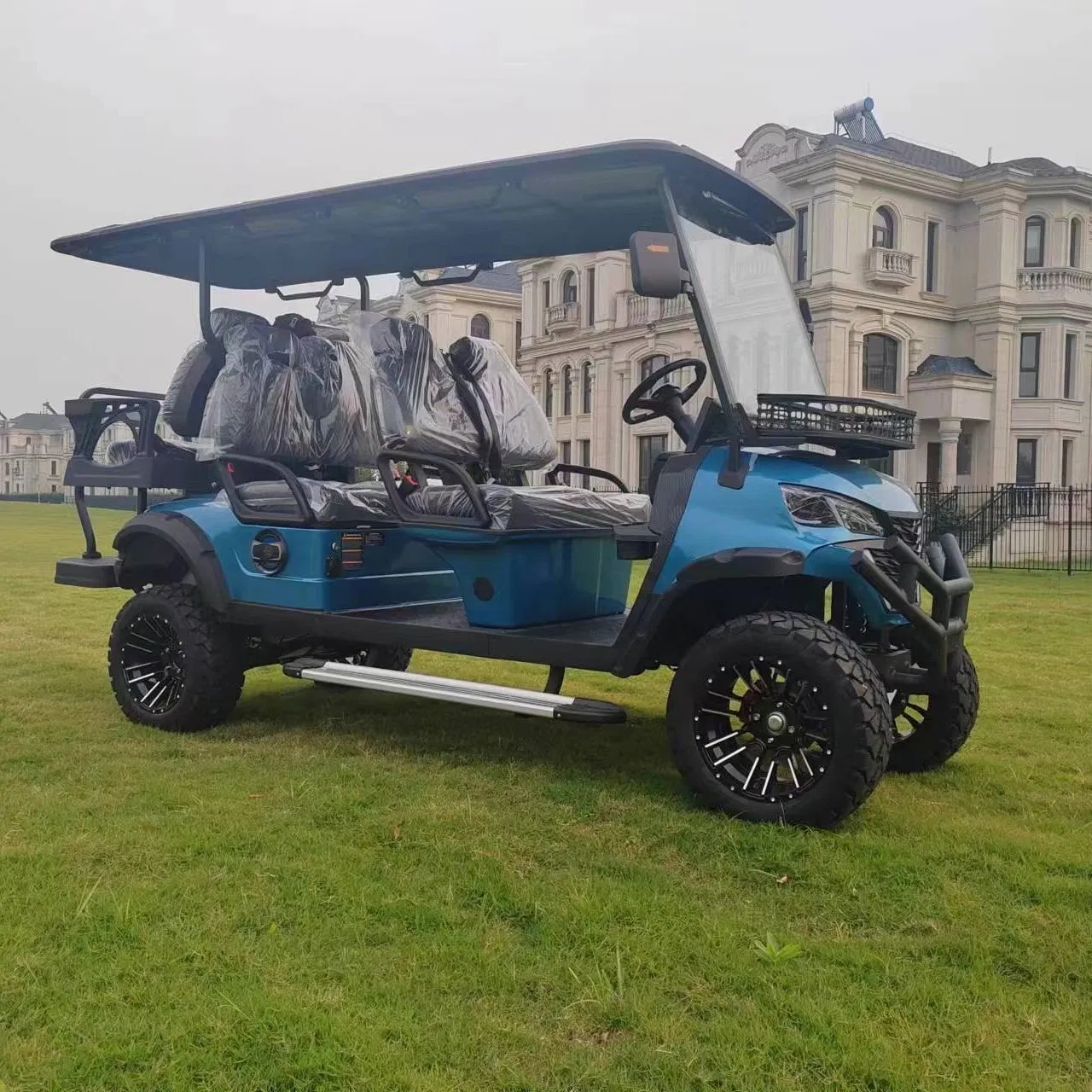 Carrinho de Golfe Elétrico de Luxo com Camuflagem Legal para Rua 4 Lugares Carrinho de Golfe Elétrico Elevado para Passeios e Caça