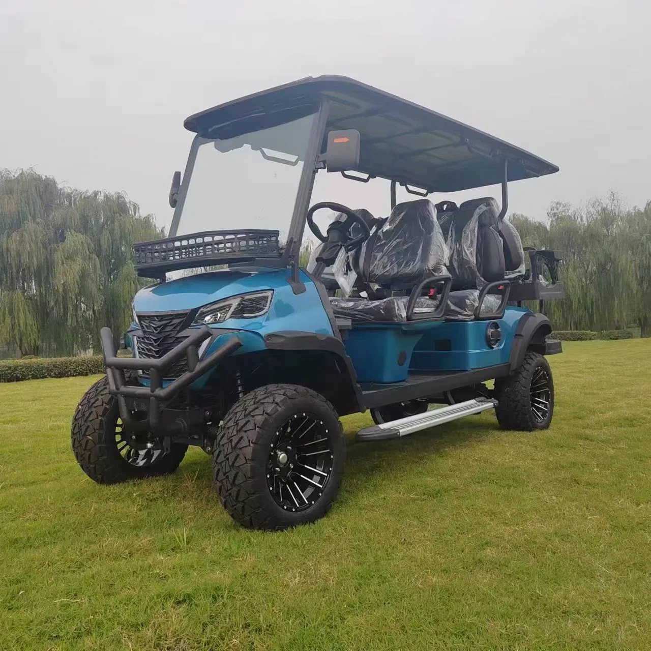 Carrinho de Golfe Elétrico de Luxo com Camuflagem Legal para Rua 4 Lugares Carrinho de Golfe Elétrico Elevado para Passeios e Caça