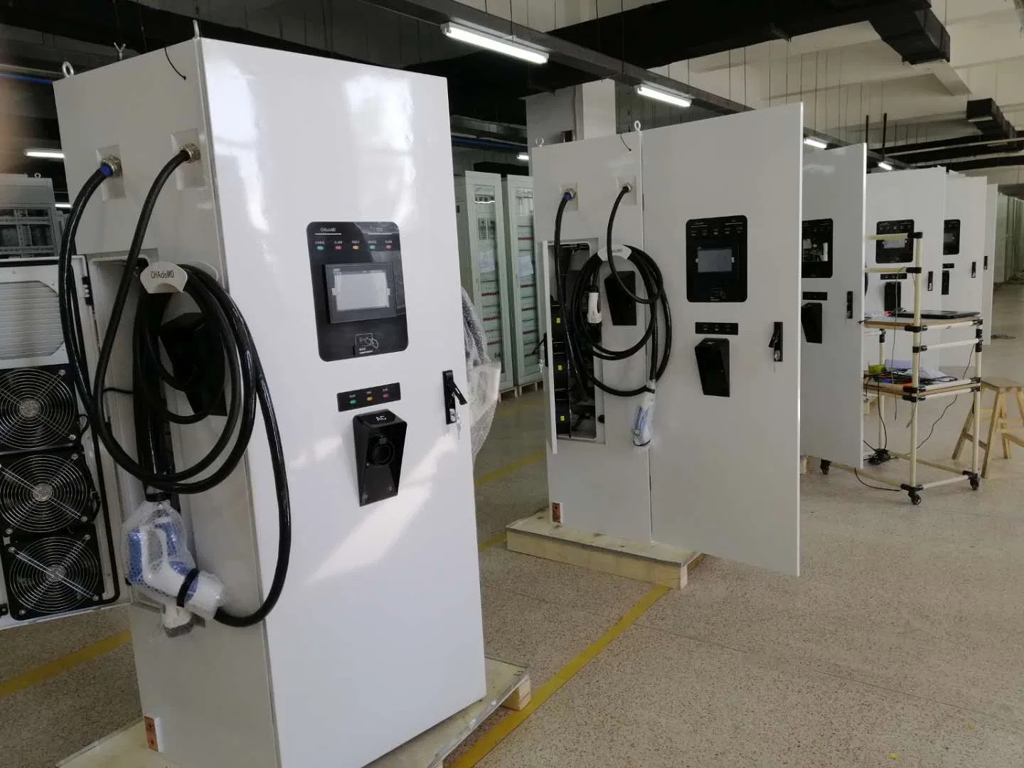 Carregador de Empilhadeira Elétrica para Motocicleta/AGV/Carrinho de Golfe/Trator Caminhão Elevador Carro de Passeio Estação de Carregamento de Veículo