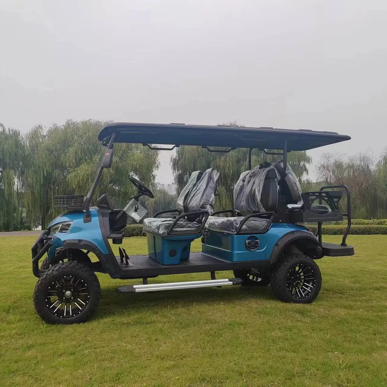 Carrinho de Golfe Elétrico de Luxo com Camuflagem Legal para Rua 4 Lugares Carrinho de Golfe Elétrico Elevado para Passeios e Caça