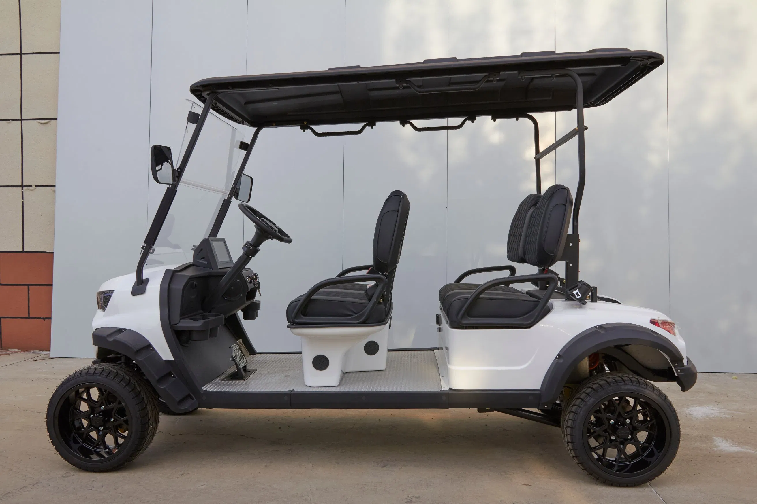 Carrinho de Golfe Elétrico de Lítio de Longo Alcance 4-Seat para Uso Durante Todo o Dia Sem Carregamento com Grande Pacote de Bateria de Íon de Lítio