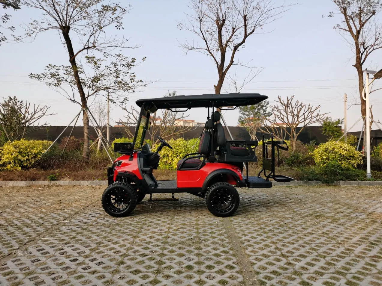 Carrinhos de Golfe Elétricos de Luxo Premium Chineses: Combinando Elegância e Praticidade