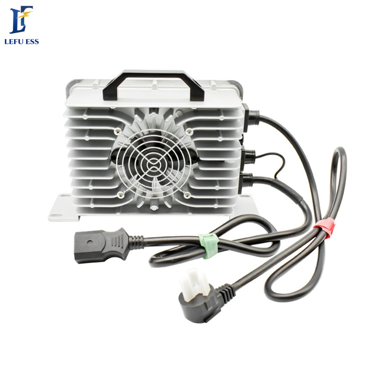 48V/60V LiFePO4 Carregador de Bateria 30A Carregamento Rápido, IP67 À Prova D'Água, 58.4V/73V Saída, para E-Rickshaw, Carrinho de Golfe, Veículos de Passeio e Limpeza 3 Ano