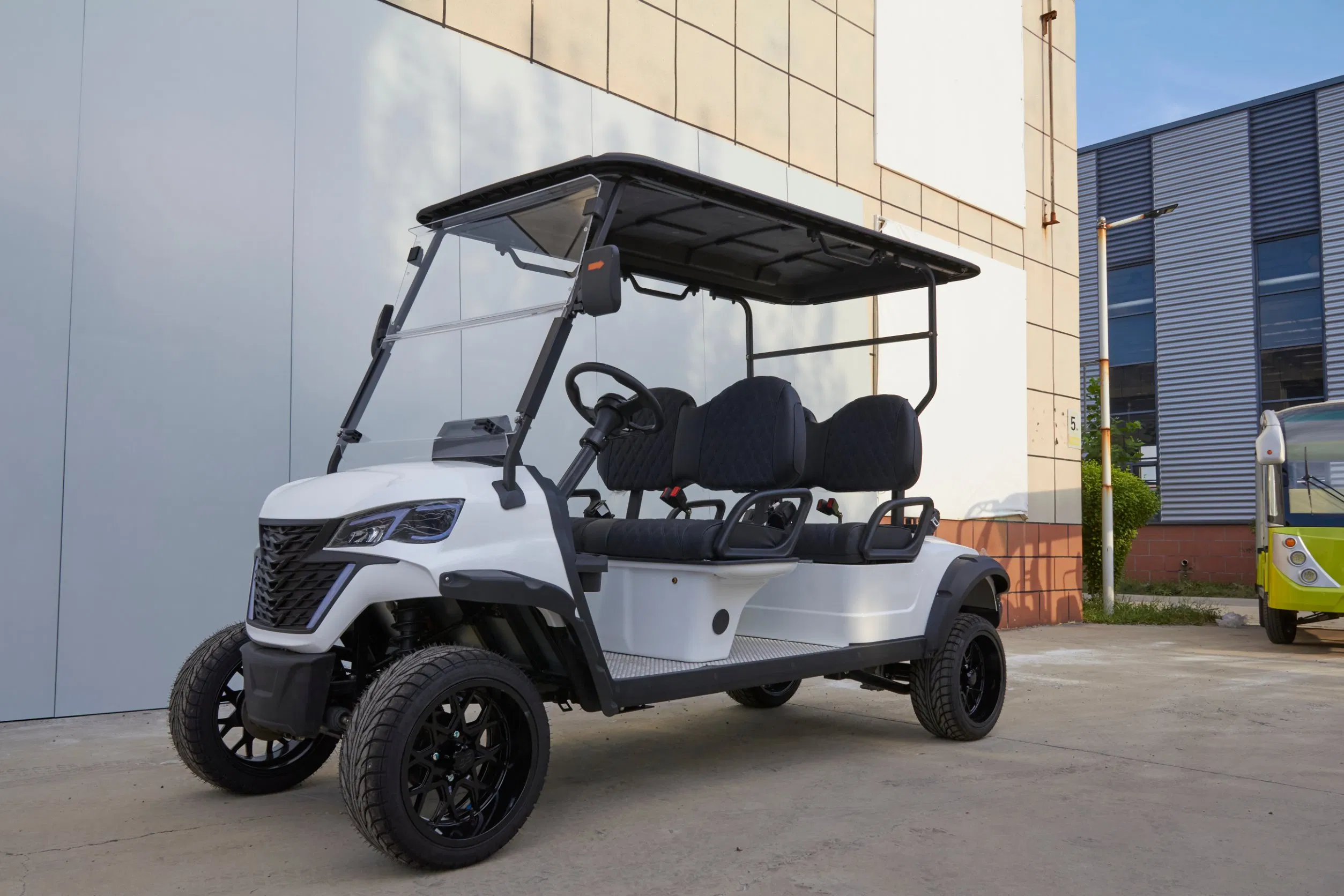 Carrinho de Golfe Elétrico de Lítio de Longo Alcance 4-Seat para Uso Durante Todo o Dia Sem Carregamento com Grande Pacote de Bateria de Íon de Lítio