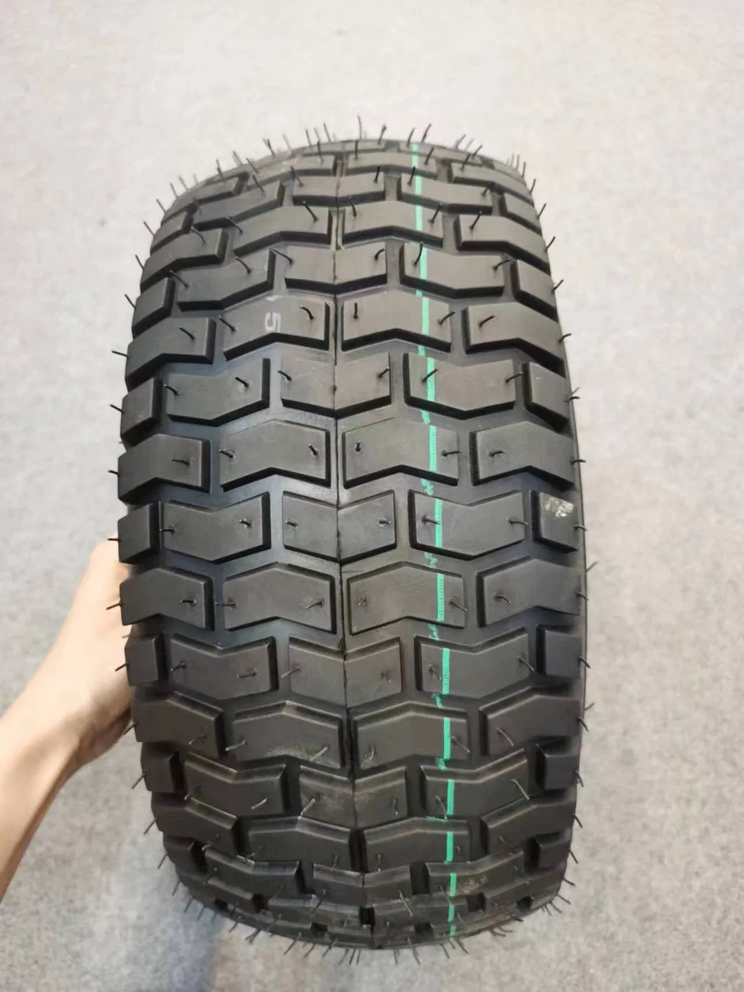 Detalhe do Pneu 2