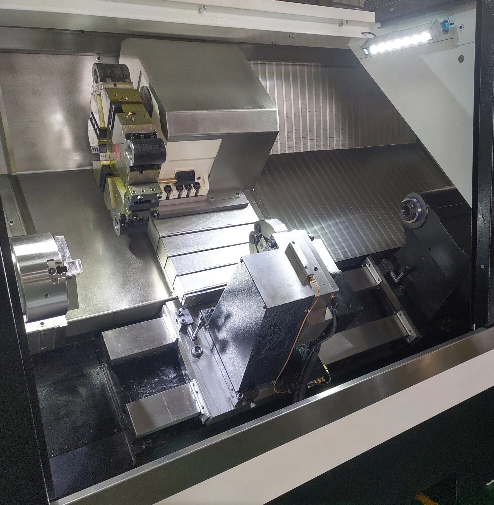 First-Rate CNC Lathe System with Tool Turret for Metal Turning (BL-H50L/LC PLUS)