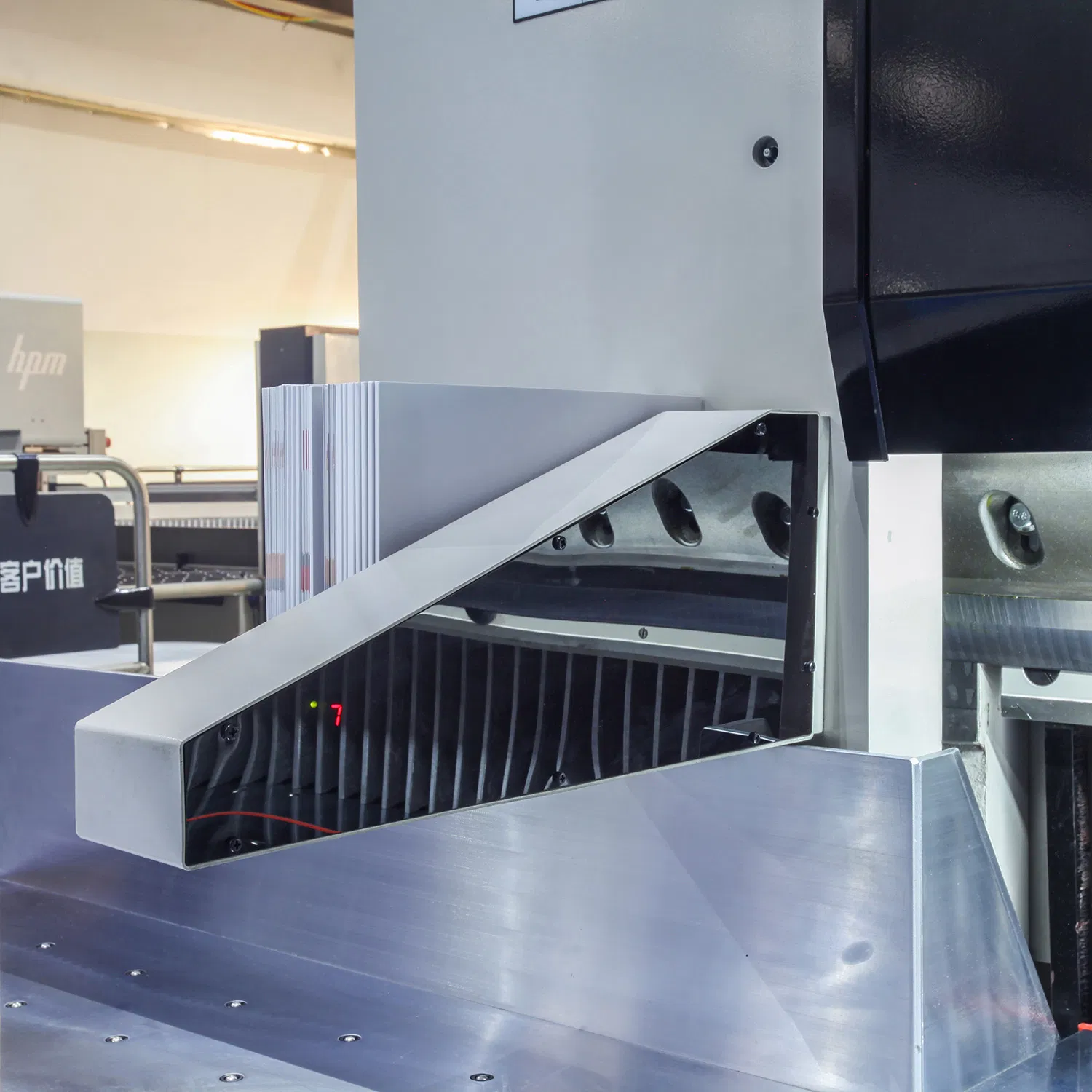 Heavy Duty High Accuracy Automatic Ccomputerized Paper Cutting System for Industrial