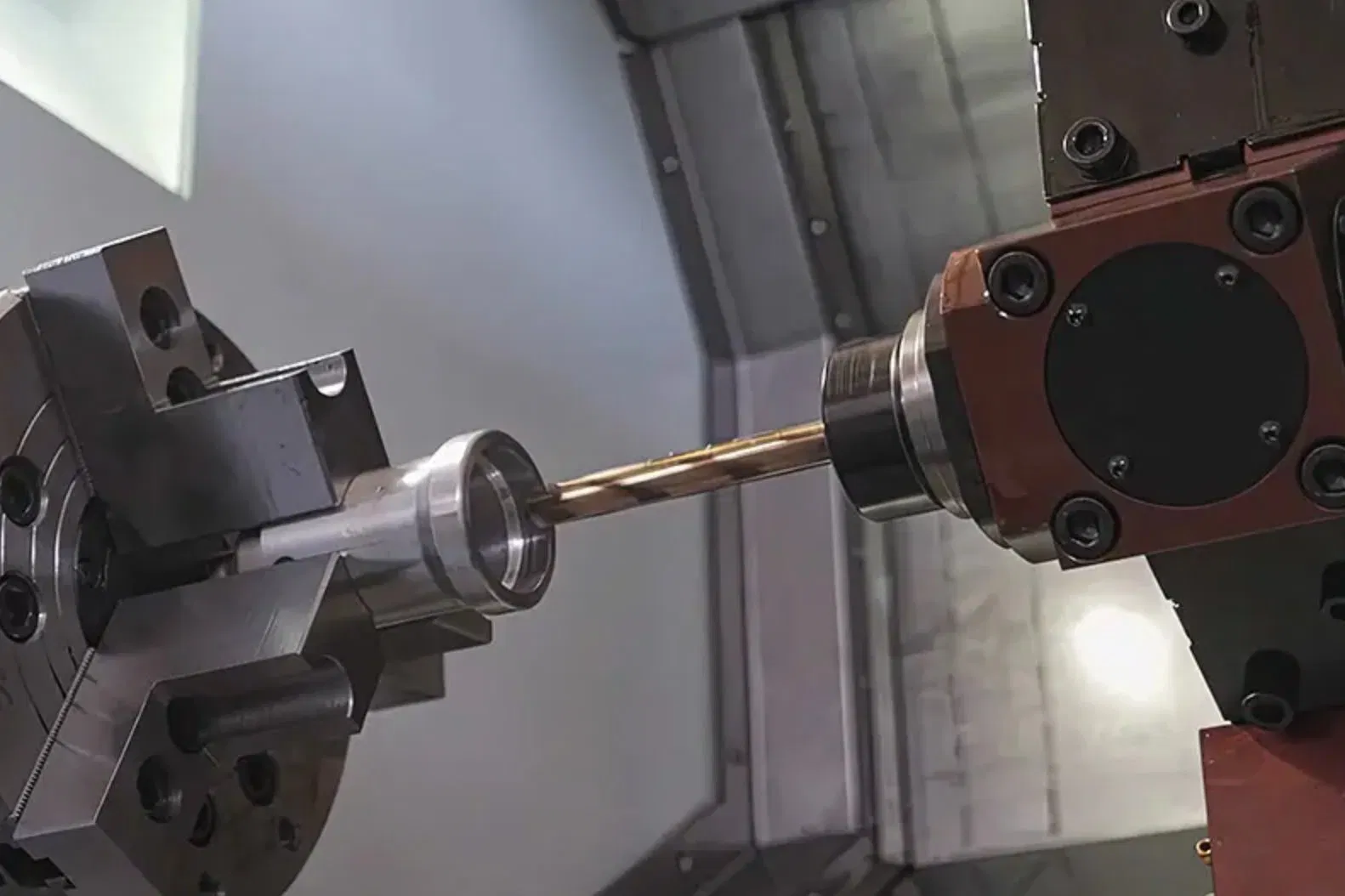 Industrial CNC Lathe Machine Featuring Taiwan Syntec Control System for Precision