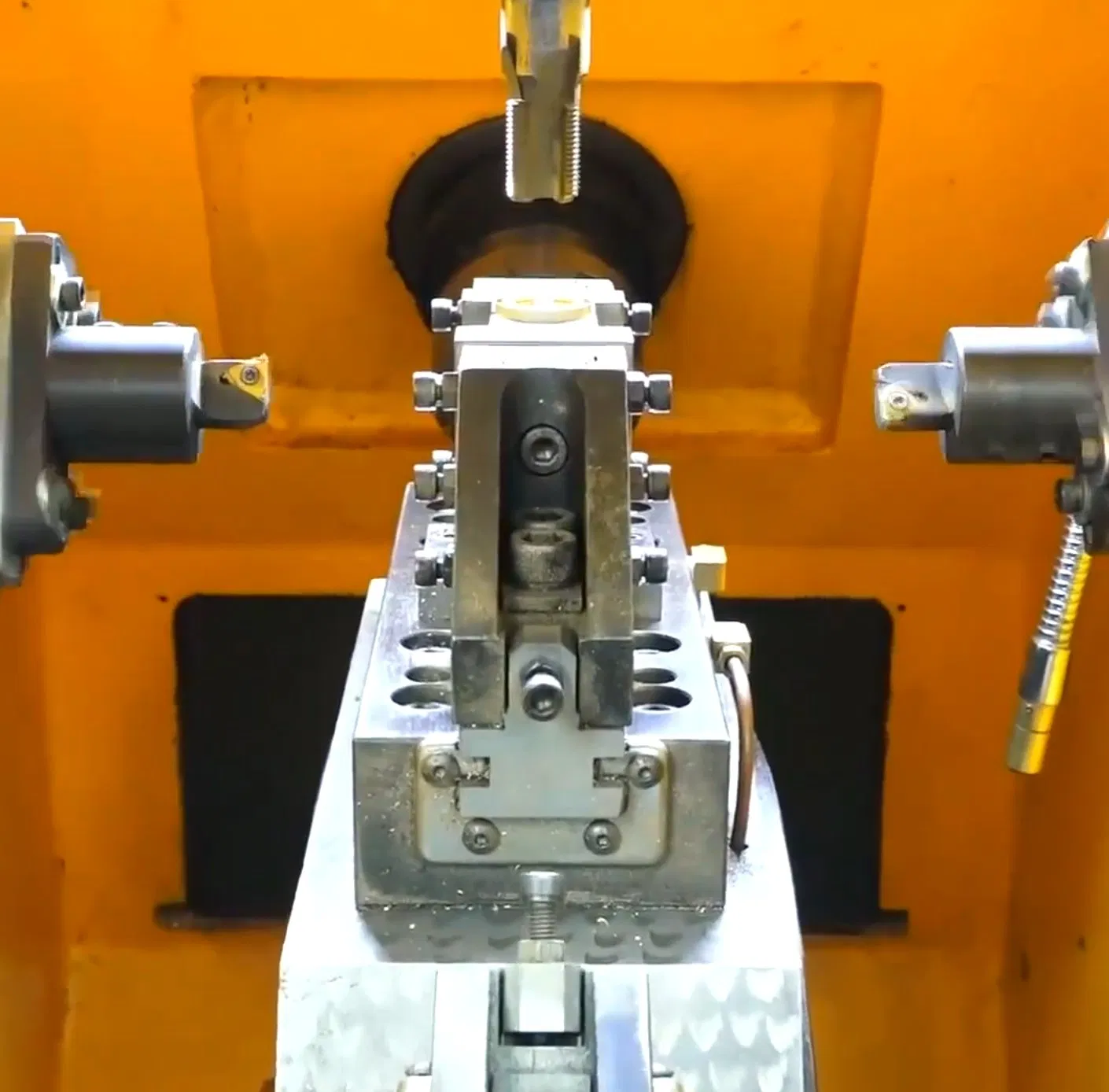 Innovative Rotary Transfer System for DN20 Gate Valve Processing Needs