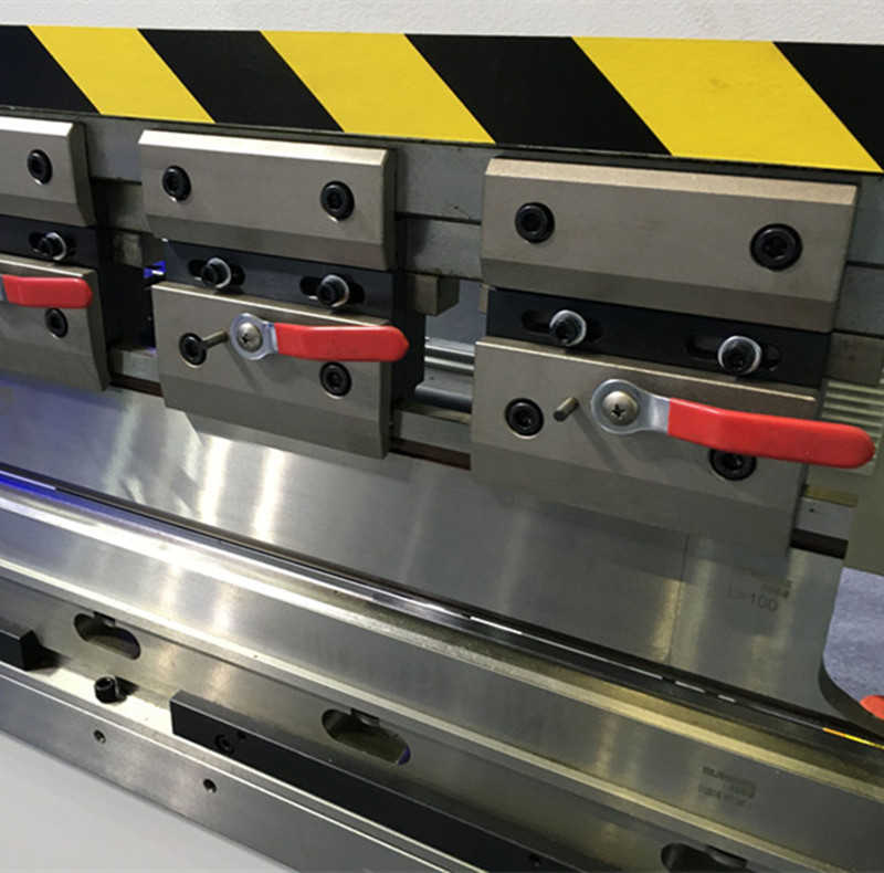 Customizable CNC Bending Machine Press Brake Tooling Dies Tool on the Mold Clamping