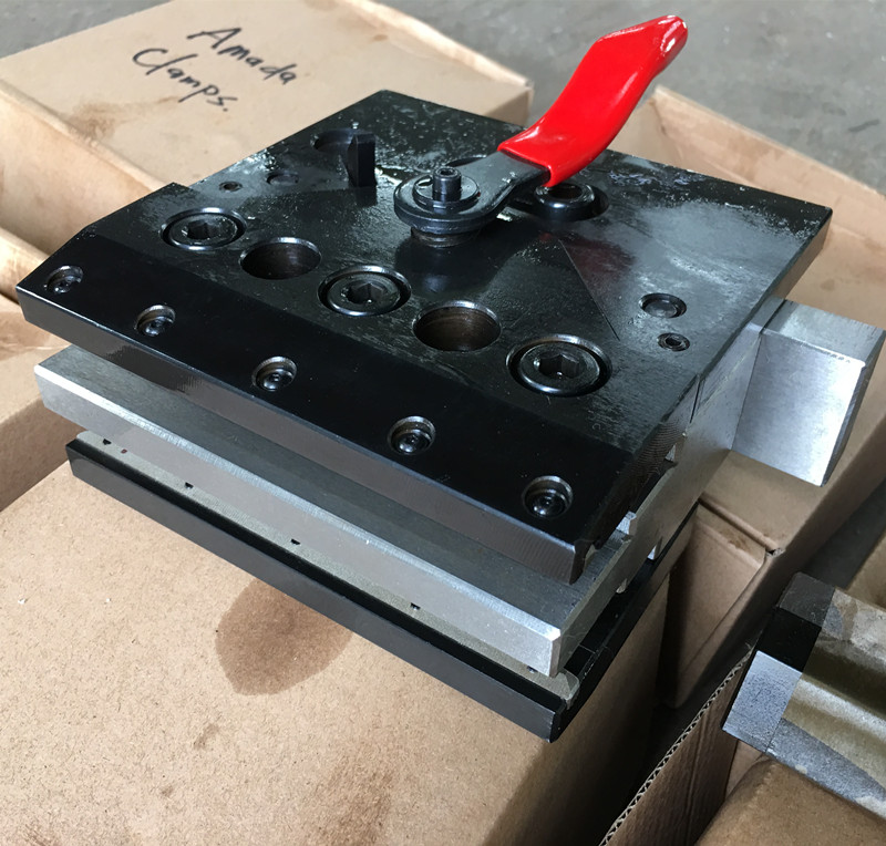 Customizable CNC Bending Machine Press Brake Tooling Dies Tool on the Mold Clamping