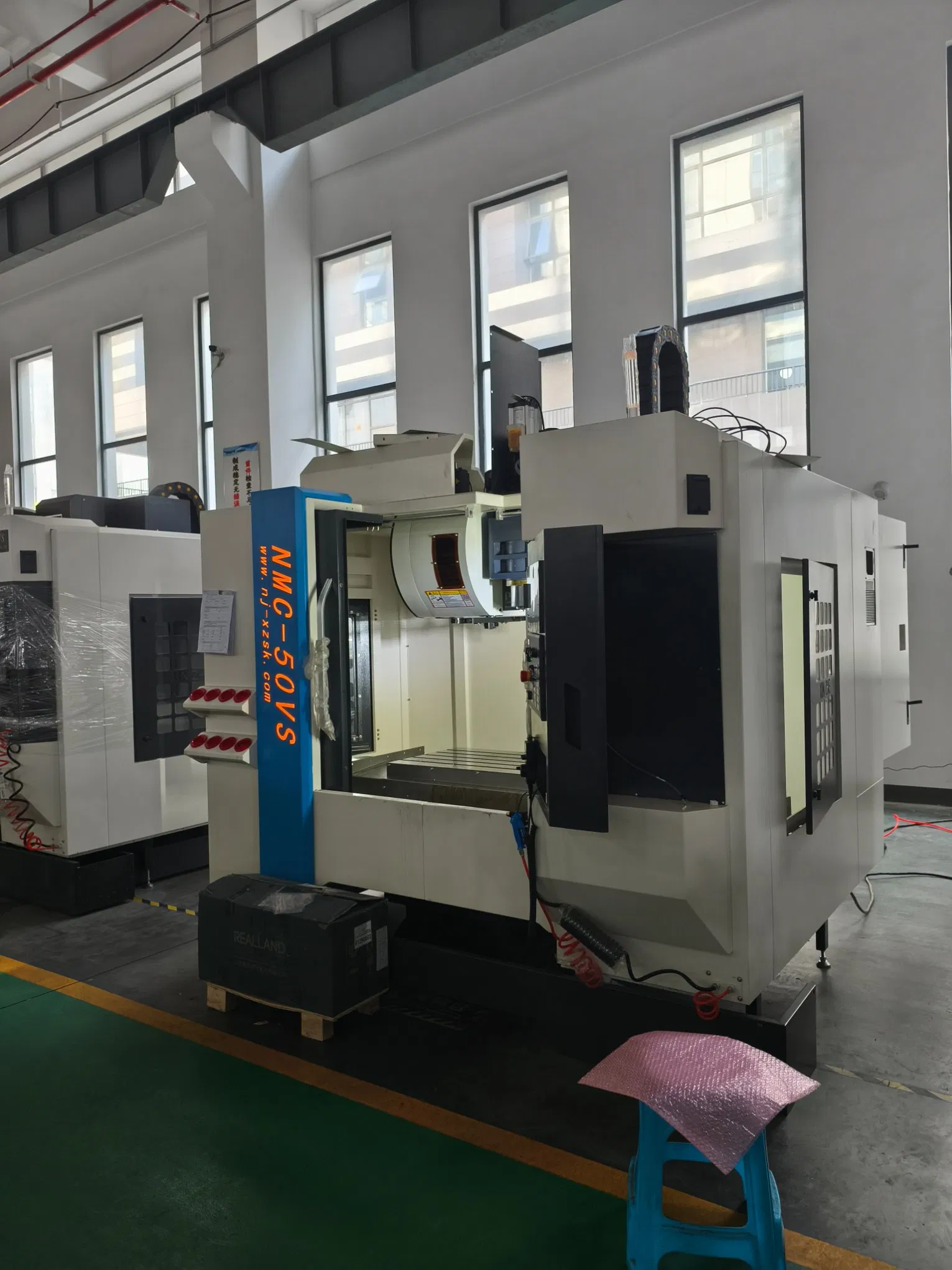 High-Speed and High-Precision Fanuc System 3/4/5-Axis CNC Nmc-50vs