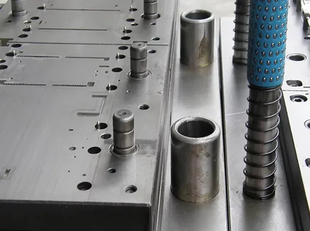 Fast Tool Change System for Flexible Sheet Metal Punching