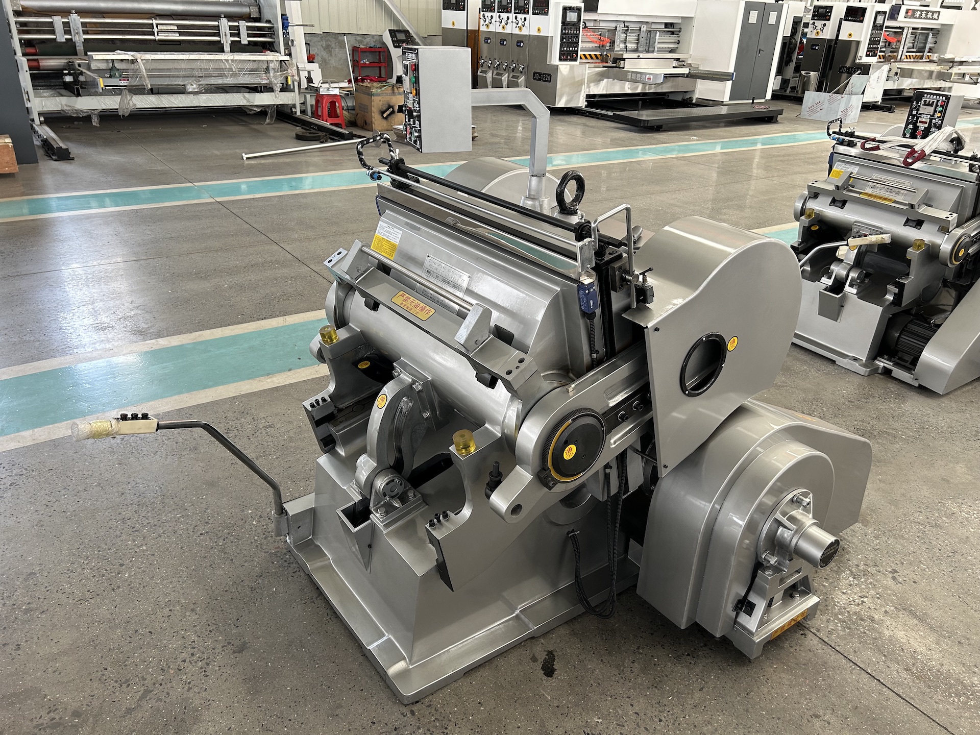 New Manually Die Cutting and Punching Machine for Carton Box 5KW 18-25 PCS/Min