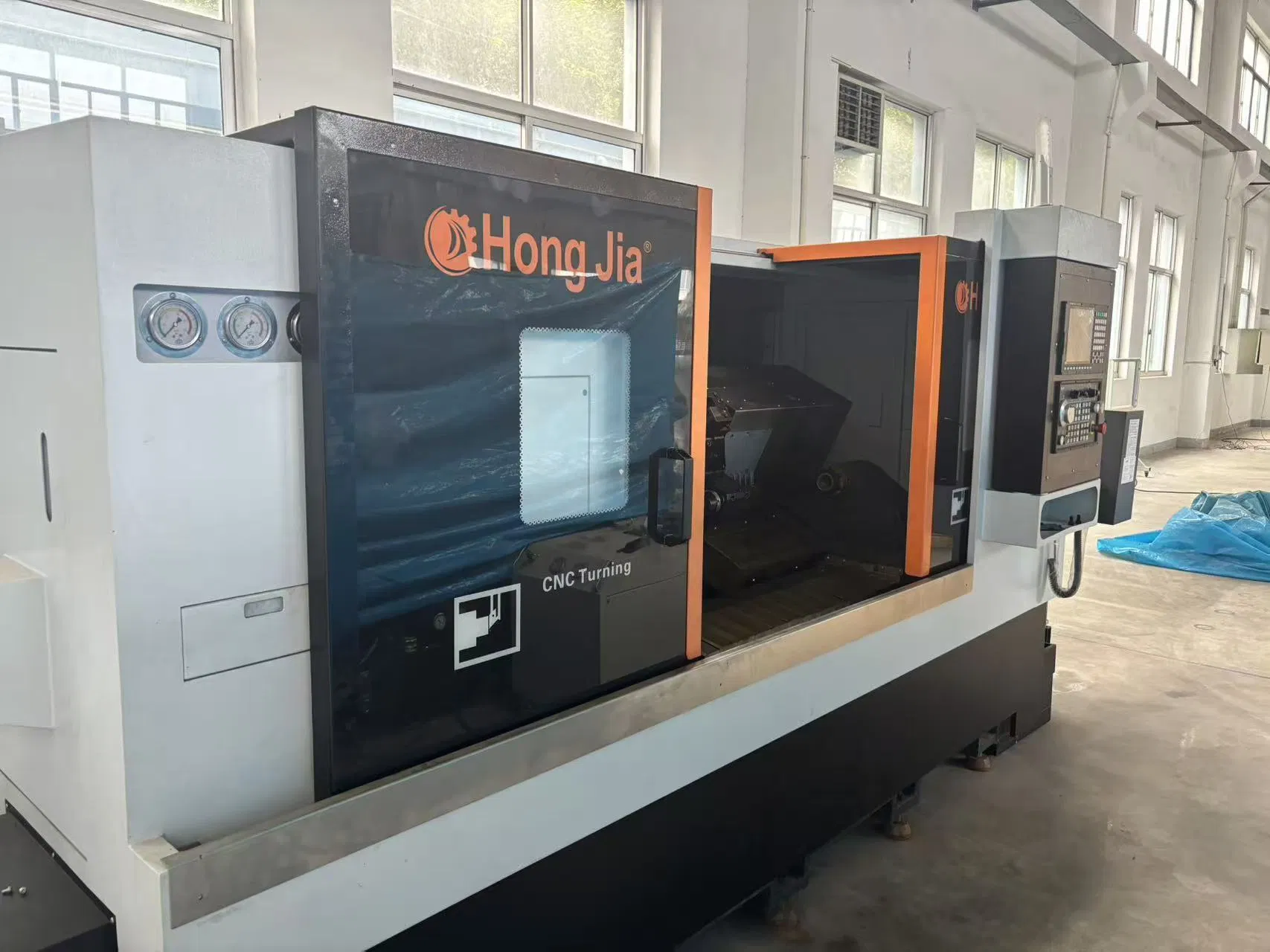 Bmt65 Power Turret Lathe Machine Featuring Taiwan Syntec Control System