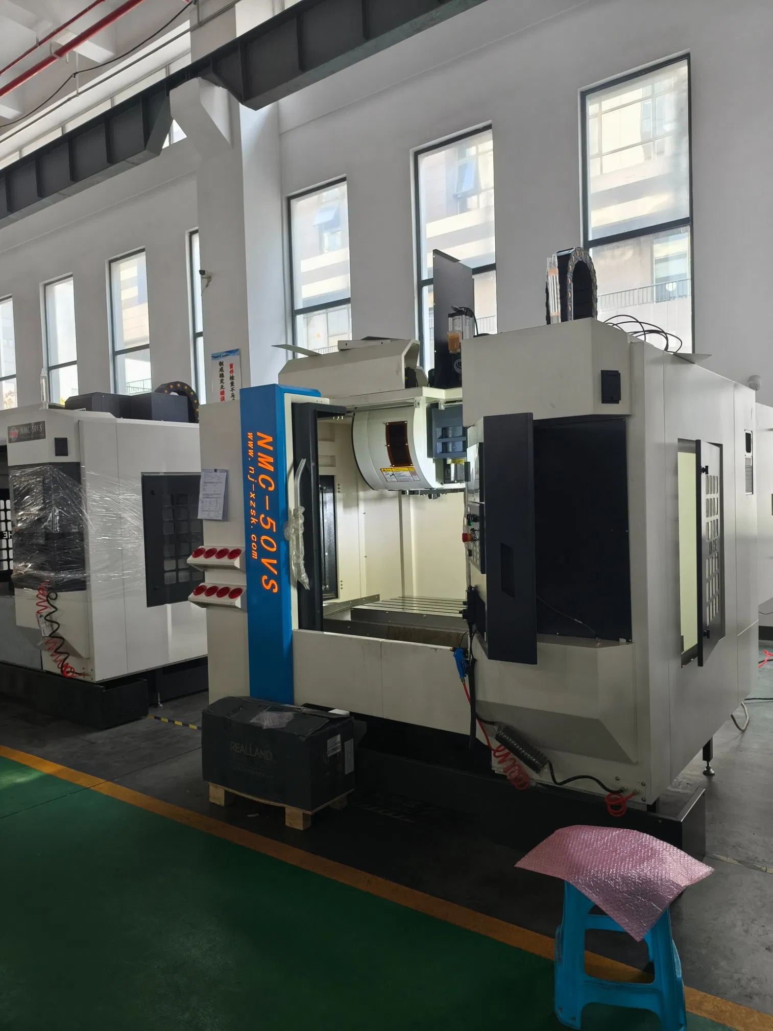 High-Speed and High-Precision Fanuc System 3/4/5-Axis CNC Nmc-50vs