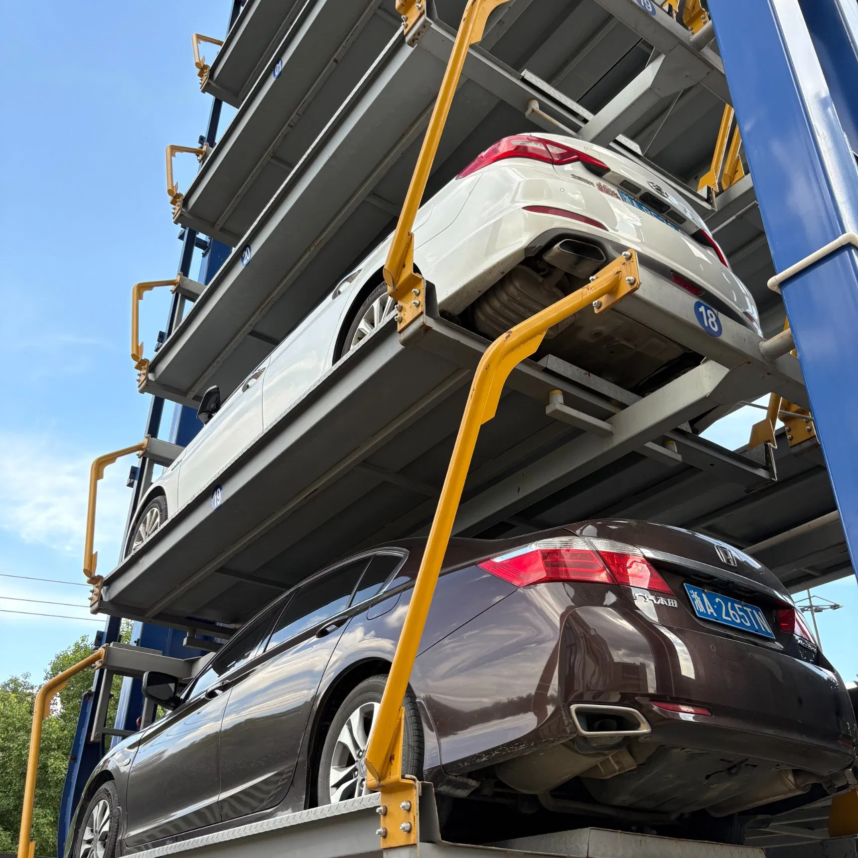 Heavy-Duty Automated Parking Solutions for Shopping Malls &amp; Airports Customizable Vertical Rotary Parking Systems