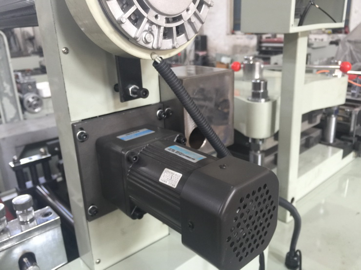 Automatic Die Cutting Cutter Machine Machinery Servo Transmission Interface Control