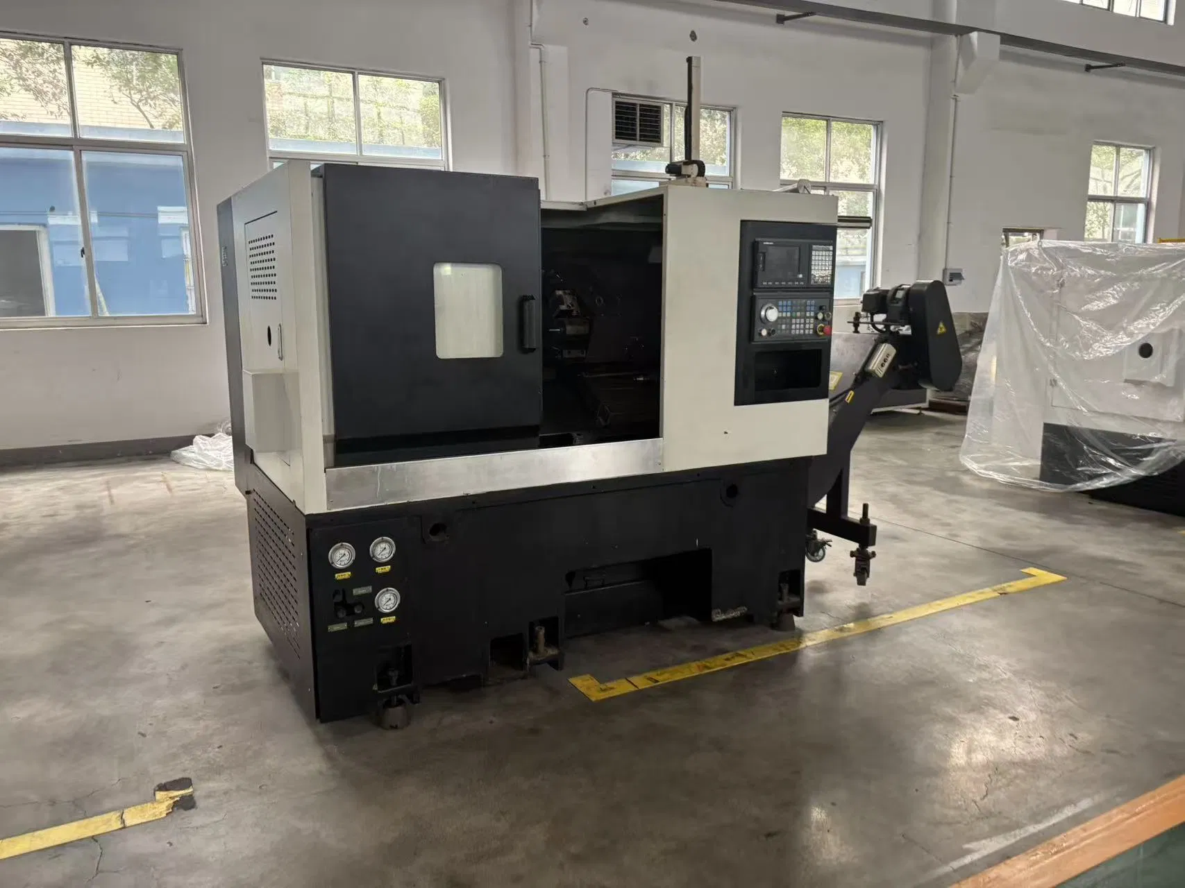 Advanced CNC Machining System with Rapid Taiwan Syntec Control