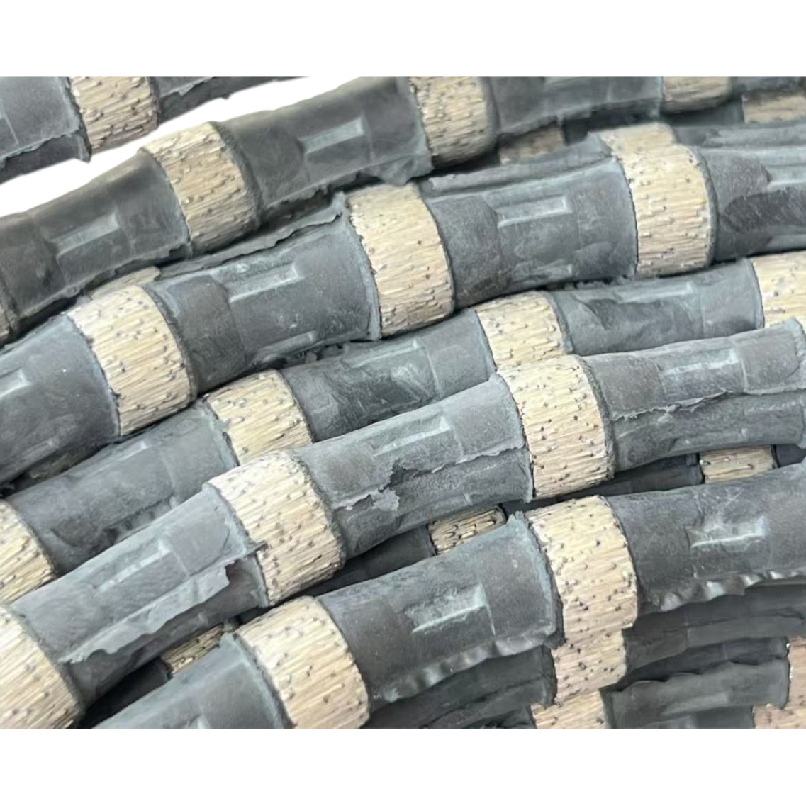 New Diamond Tools OEM Customizable Rubber Coating Diamond Wire Saw Power Tools for Stone &amp; Rock Quarry Cutting