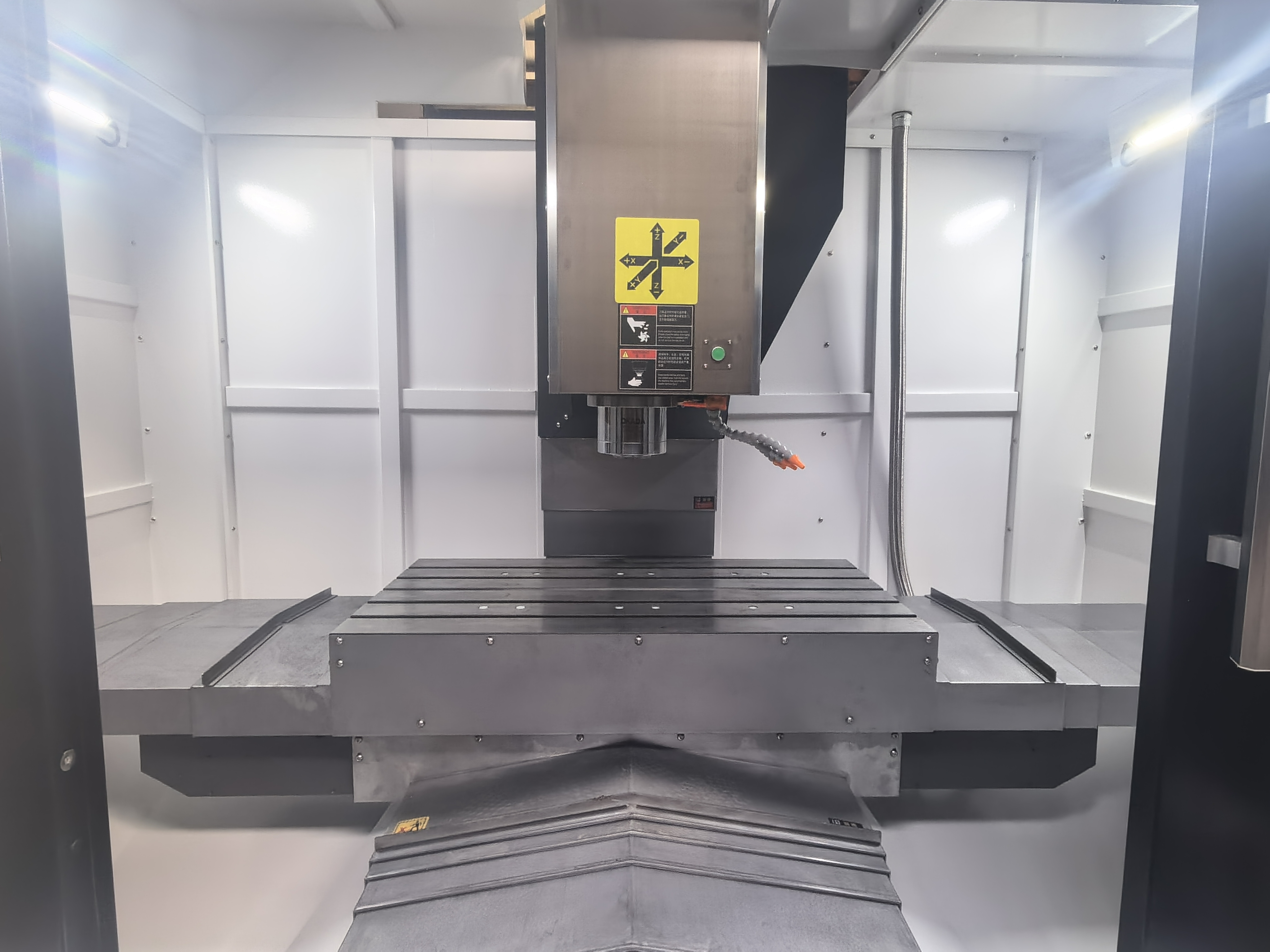 Reliable VMC855 Vertical Machining Center High Precision CNC Milling Machine for Die Manufacturing Customizable TUV