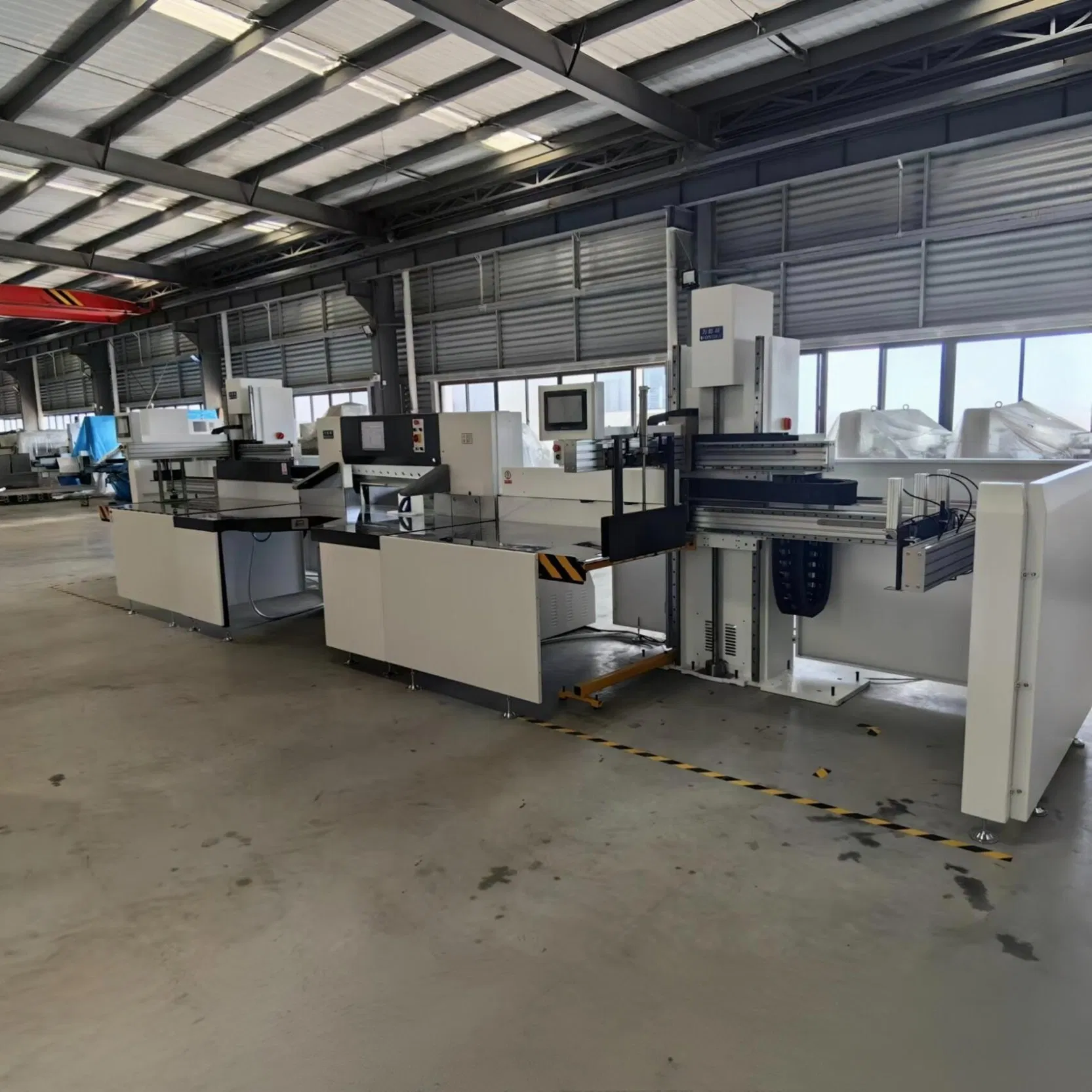 Heavy Duty Paper Cutting System with Jogger and Unloader for Packaging