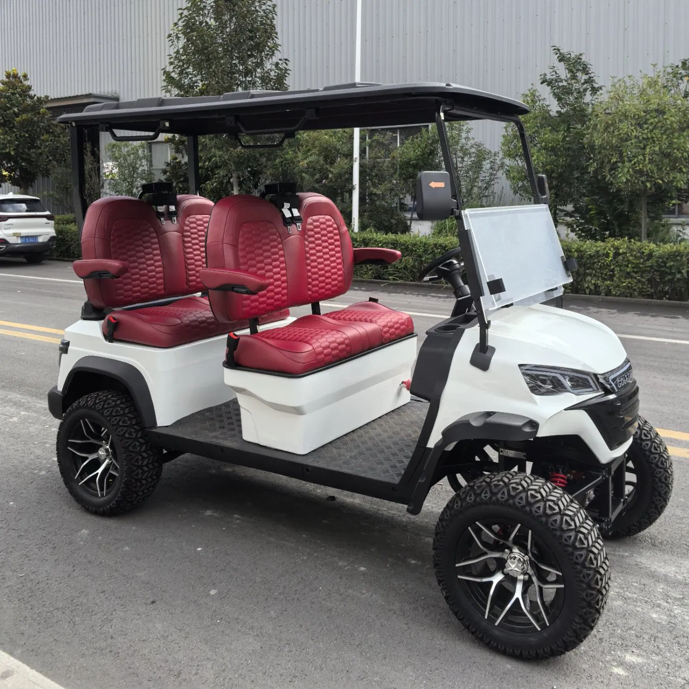 Light and Smooth Steering Premium Electric 4-Seater Golf Cart/Golf Car for Sightseeing Tours