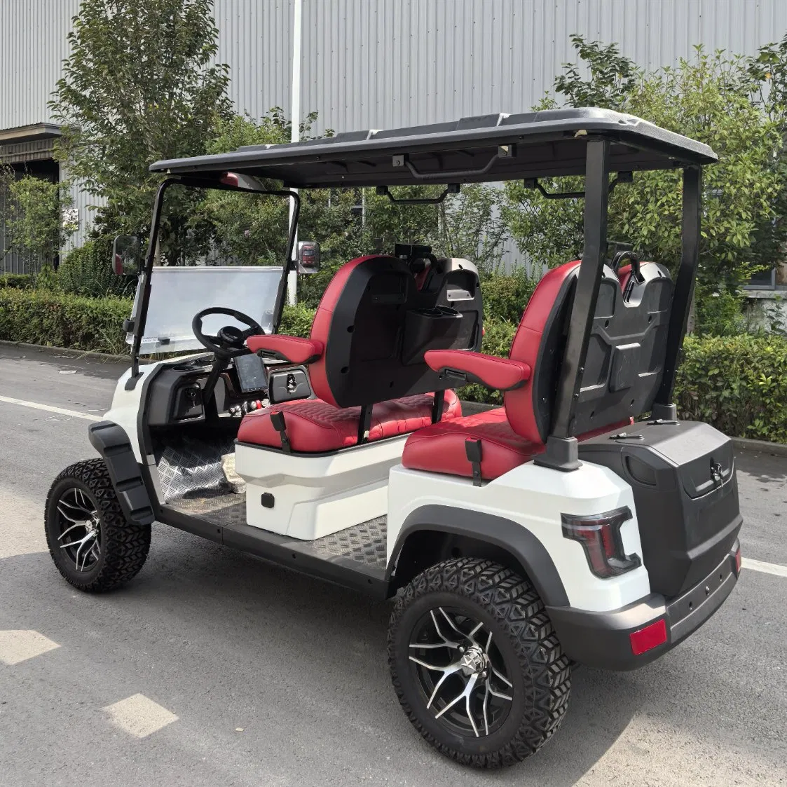 Light and Smooth Steering Premium Electric 4-Seater Golf Cart/Golf Car for Sightseeing Tours