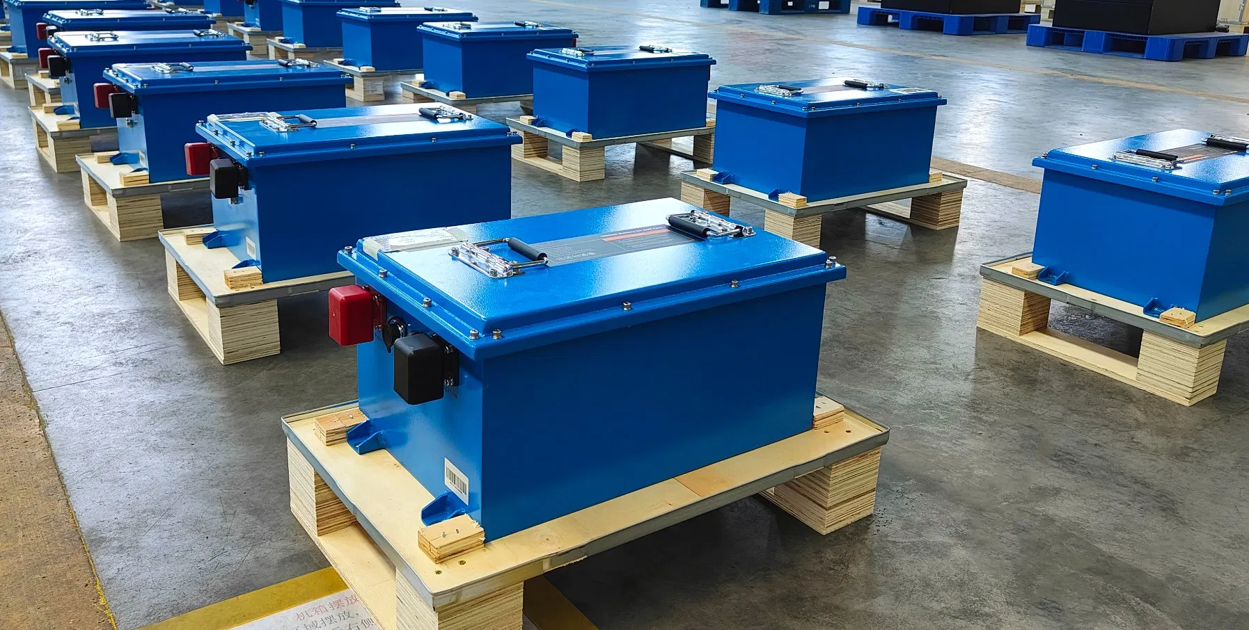 Wholesale Lithium Battery 25.6V/105ah LiFePO4 Battery for Golf Cart/Backup/Solar/RV