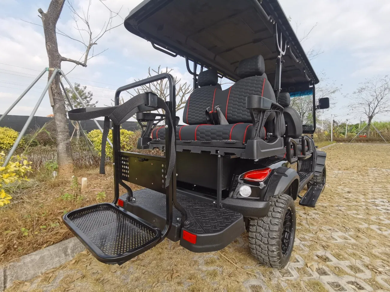 Luxury Electric Golf Cart 4+2 Seats Double a Arm Suspension Golf Cart