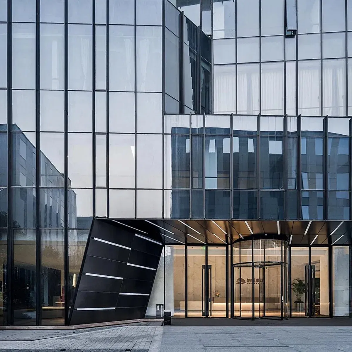 Casa Modular Prefabricada En Venta Tiny Cold Room Mobile Warehouse China Steel Building Frame with Office Portable Bathroom