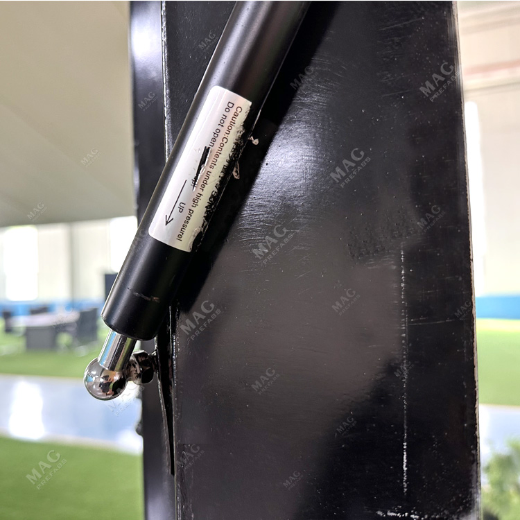 Prefab Urban Retail Spaces: Tailored Container Boutique Designs