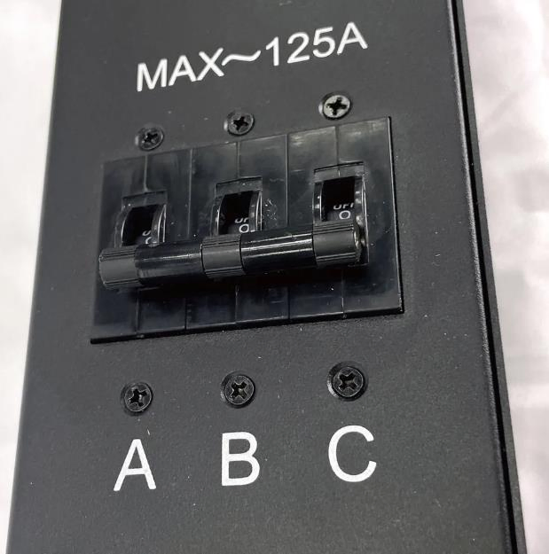 Advanced 32A 230V Power Distribution Unit for Accurate Testing