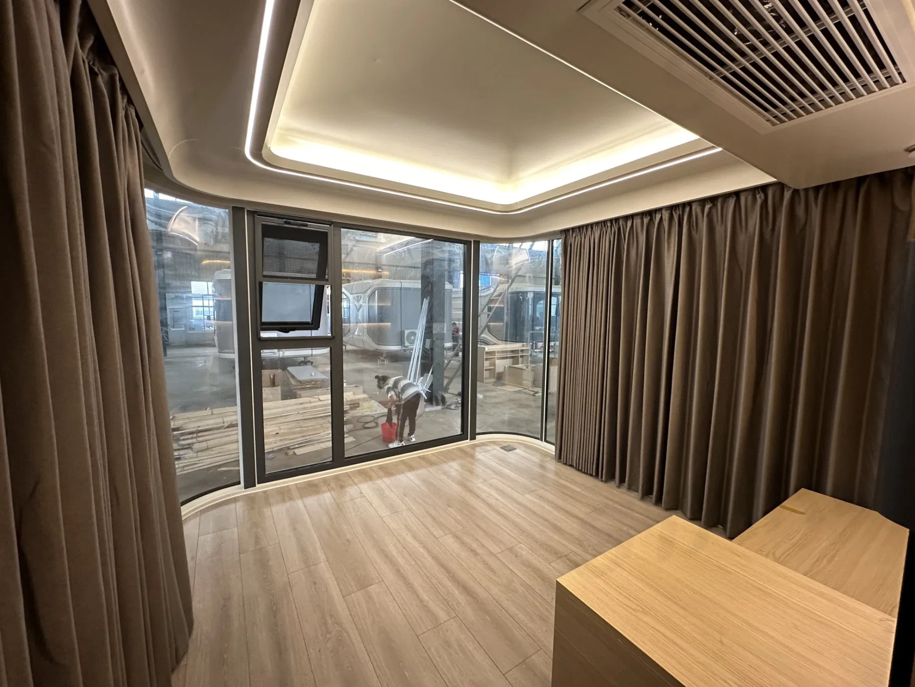 Advanced Intelligent Electric Airship System for Commercial Use